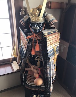 武具　骨董品 甲冑/鎧 鉄黒漆塗紺糸素懸威五枚胴具足(BU-070623)｜刀・日本刀