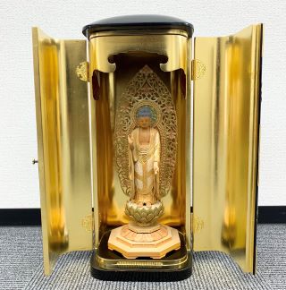 工芸品 仏像・木彫加彩如来立像の買取実績｜骨董品・美術品買取