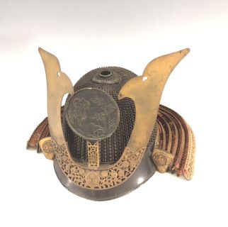 武具/甲冑 鉄黒漆塗七十ニ間小星兜の買取実績｜骨董品・美術品